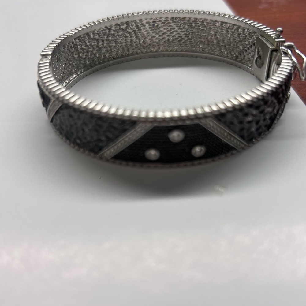 Freida Rothman Elegant Silver and Textured Bracelet bangle brand new authentic - Picture 5 of 8